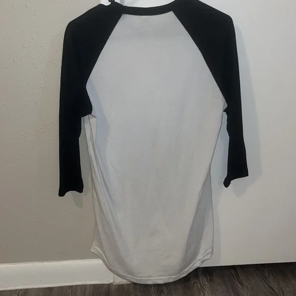 Hallmark Shirt - Picture 4 of 4